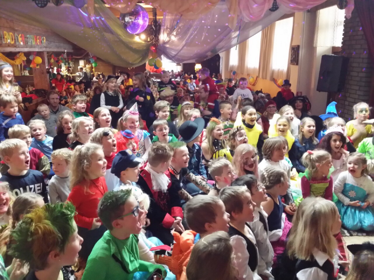 Kinderfaschingsball_014.jpg