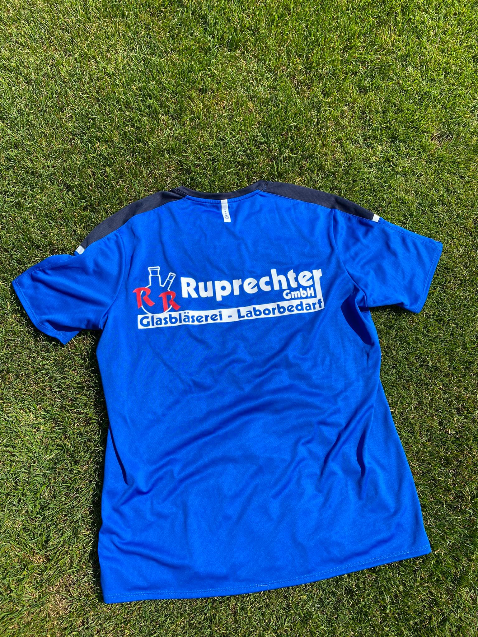 sponsoring fu km glasblaeserei.ruprechter aufwaermleibchen 2021 1